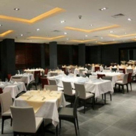 Ramada Hotel & Suites Amman Restaurant billede