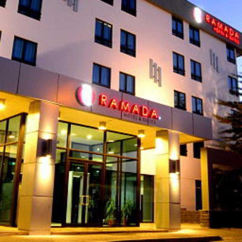 Ramada Hotel & Suites Amman Eksteriør billede